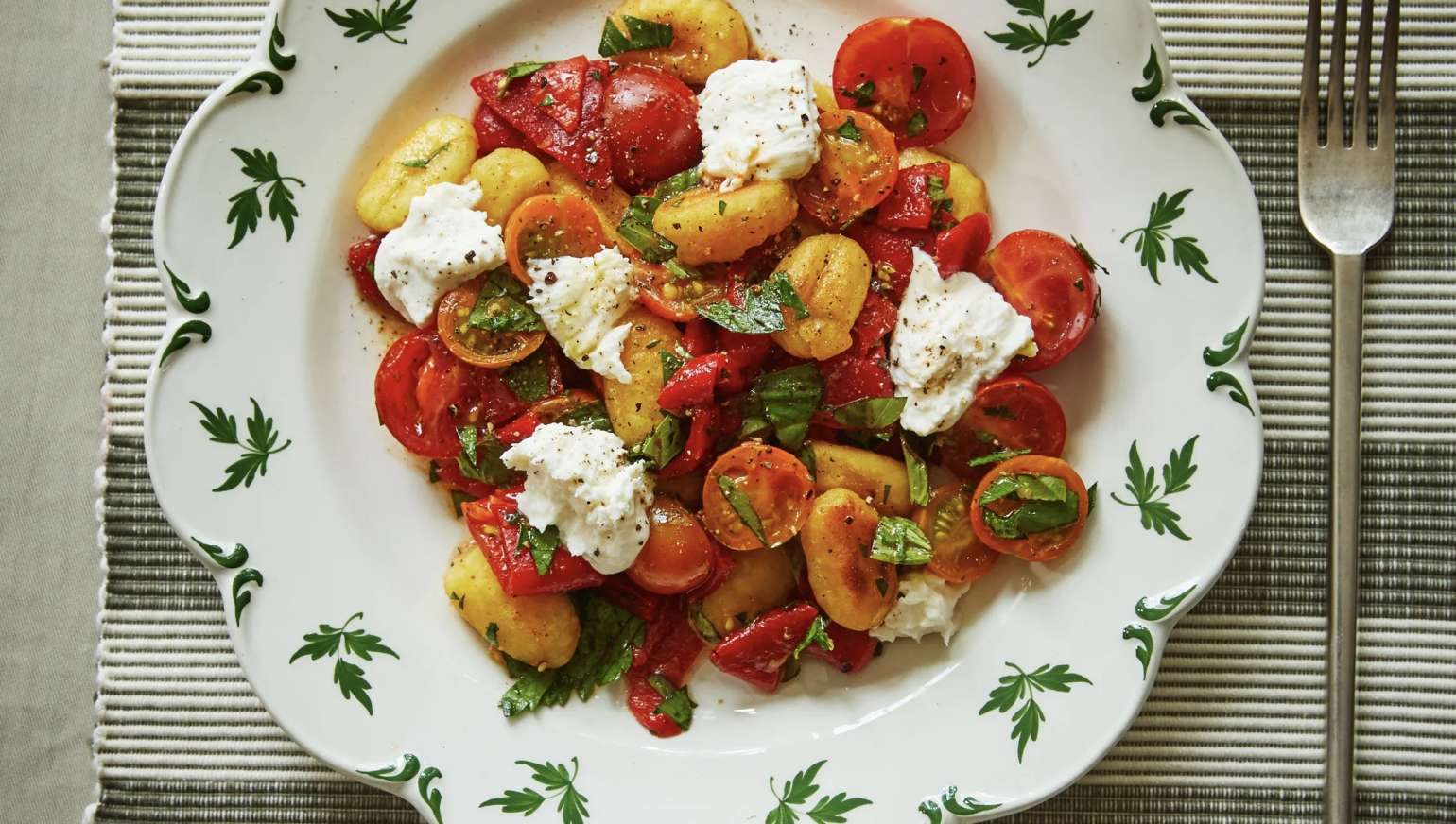 Potatoes Gnocchi with Basil Pesto, Fresh Tomatoes and Mozzarella/July16th/MORNING CLASS
